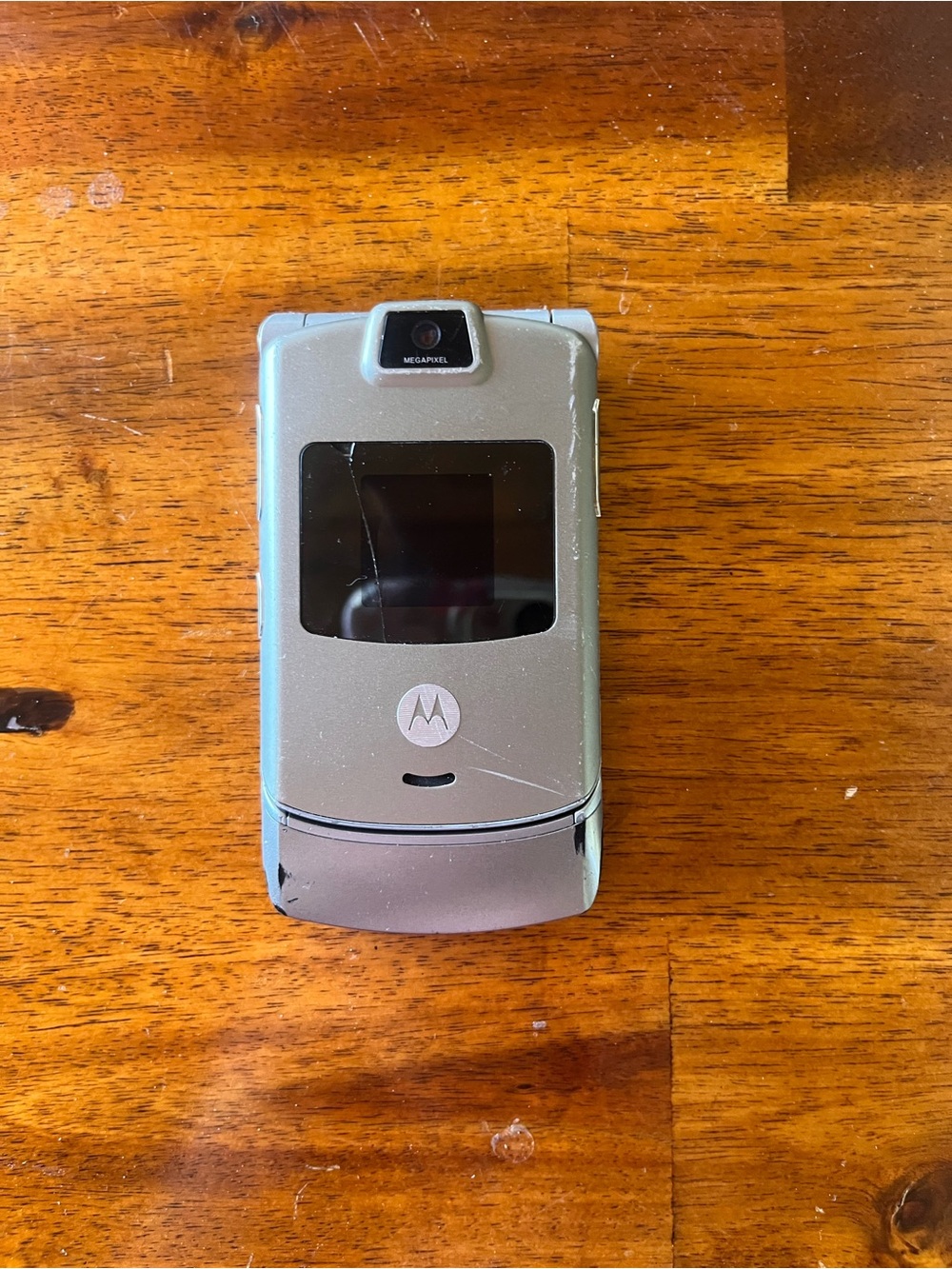 Motorola Y2K Silver Razor Flip Phone